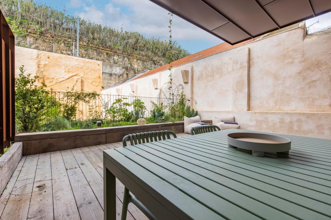 Deluxe 2Bdr Apartment W/ Patio By Lovelystay Lisboa Exterior foto