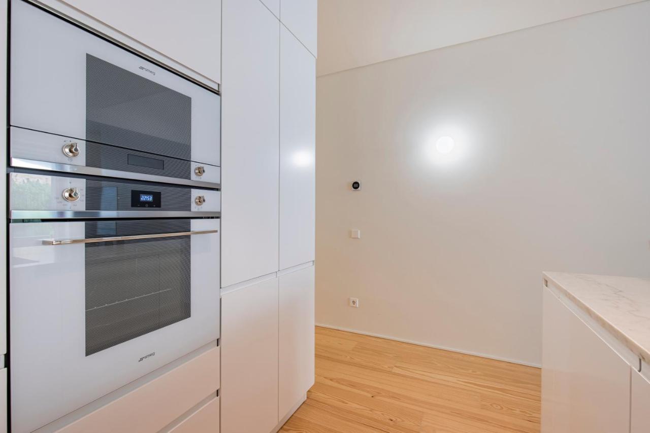 Deluxe 2Bdr Apartment W/ Patio By Lovelystay Lisboa Exterior foto